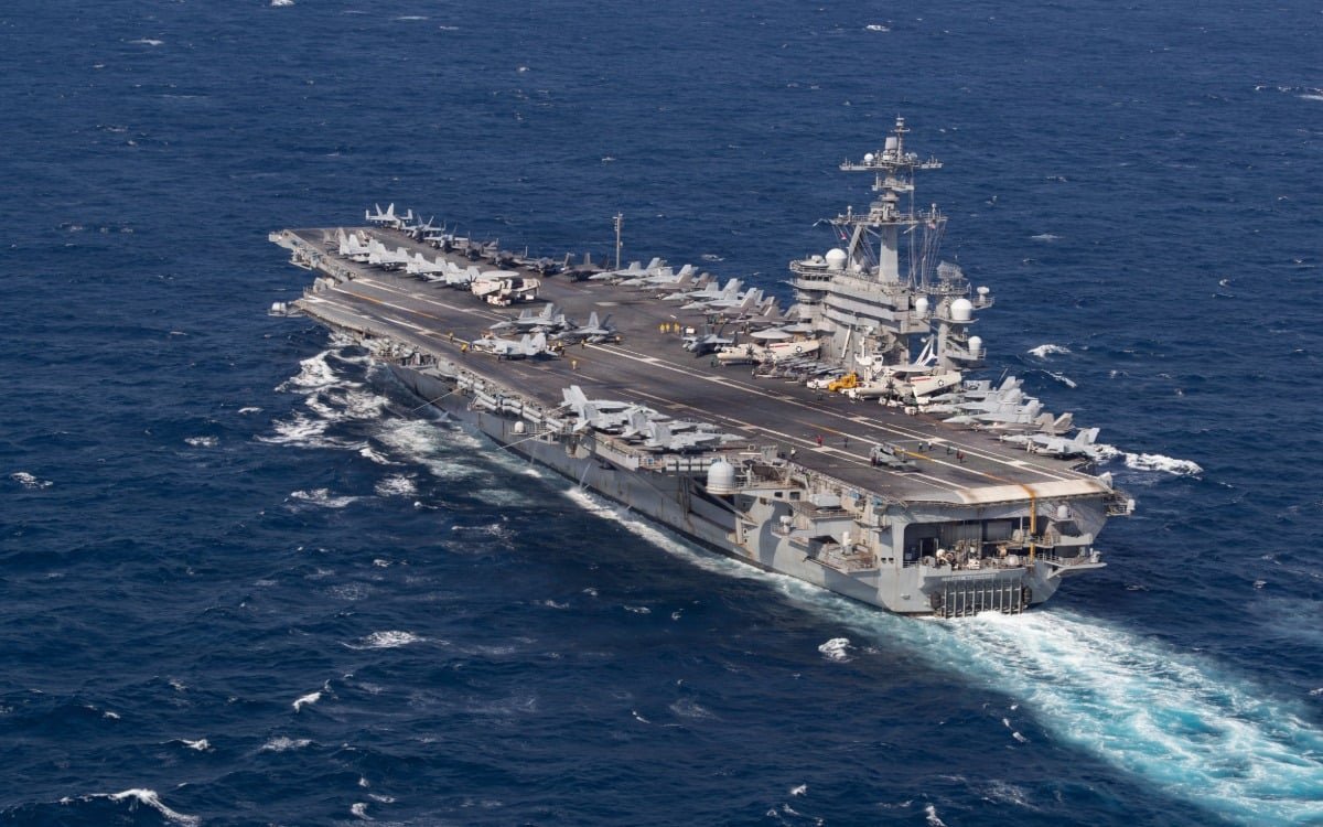 U.S. Navy aircraft carrier George Washington hits 200,000-trap milestone