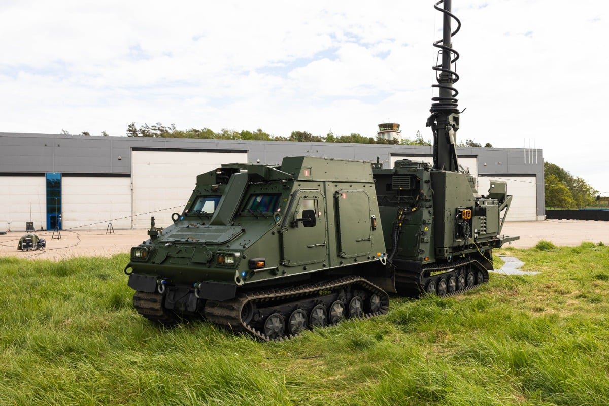 Elbit Sweden shows mobile networking shelter at DALO