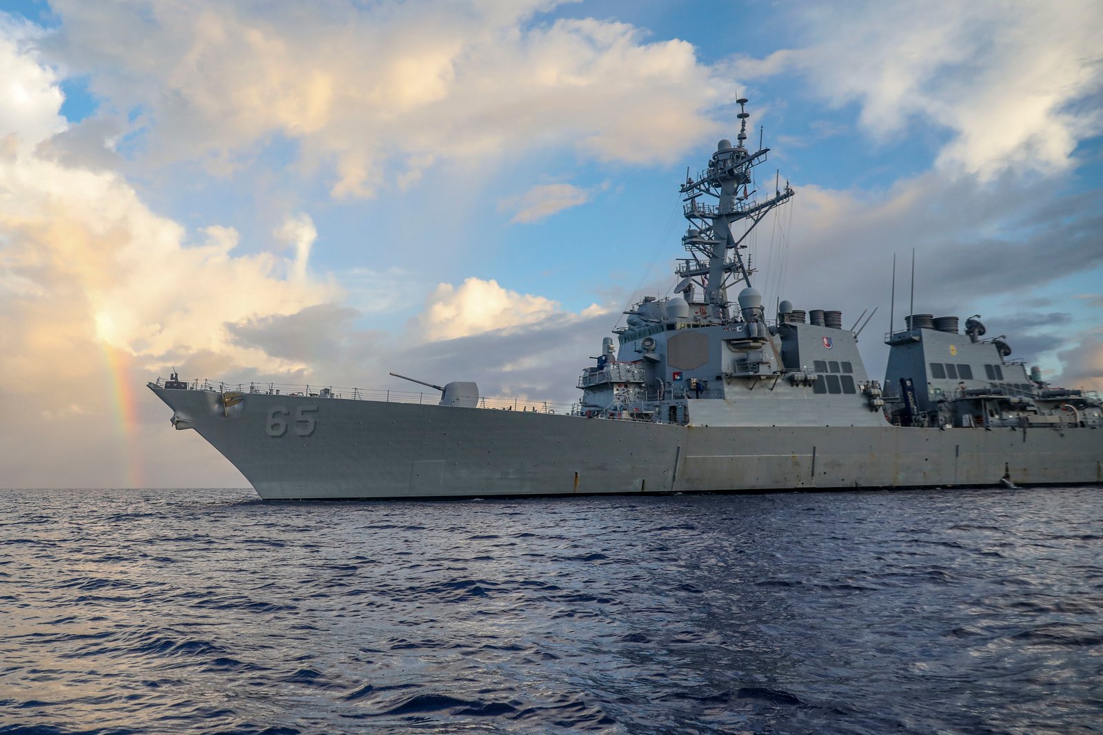 US Navy destroyer spent 4 days without power in South China Sea