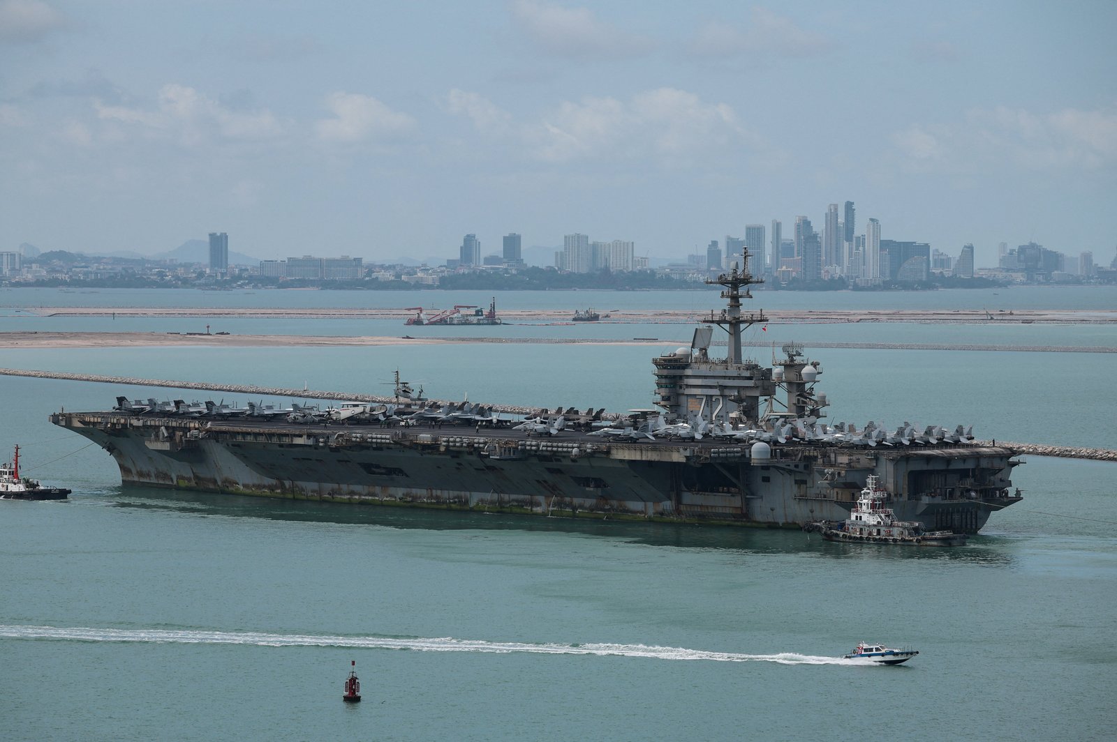 USS Abraham Lincoln, denizde geçen 200 günün ardından Tayland'a ulaştı