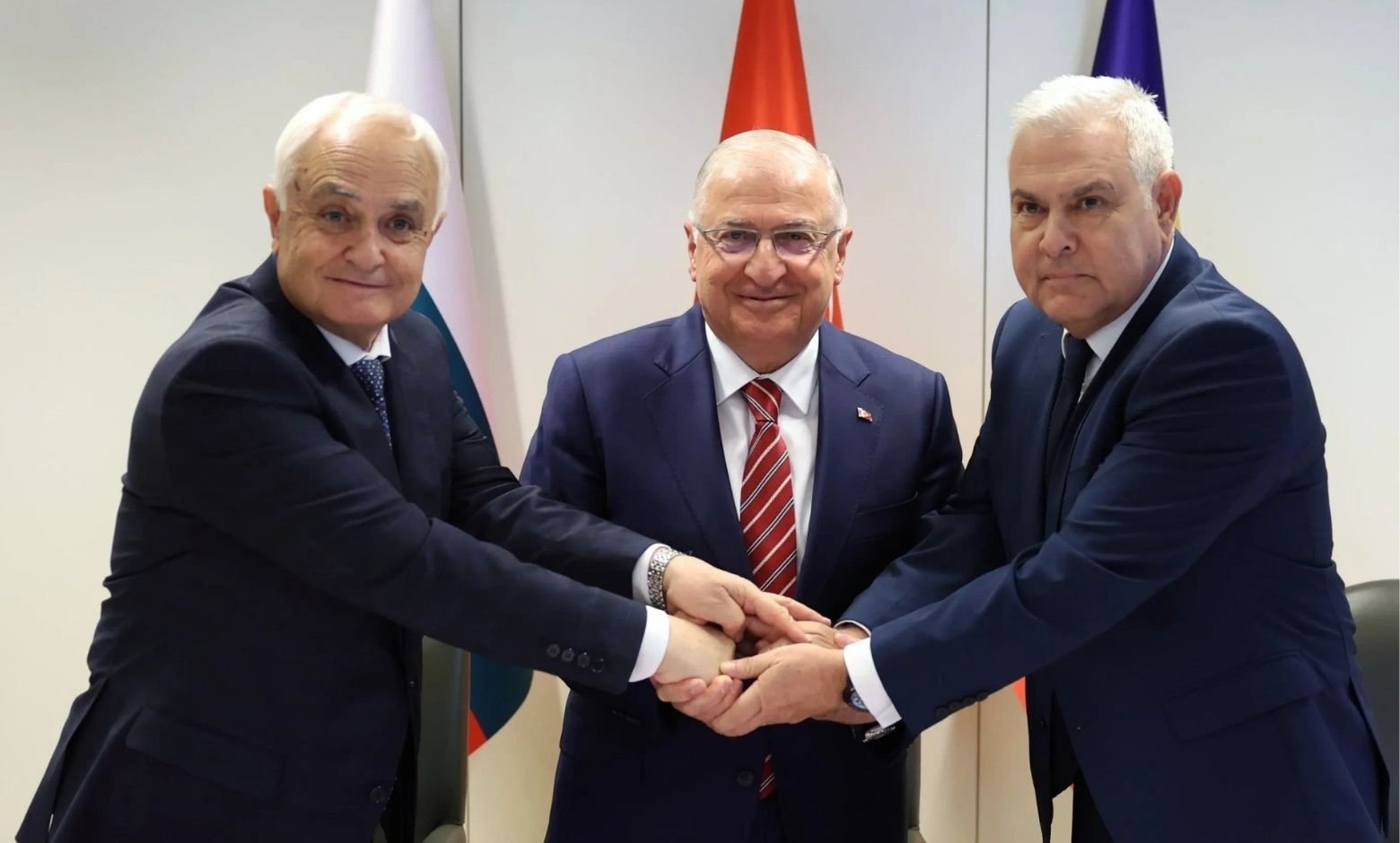 Bakanlar Karadeniz'i Konuşurken Bulgaristan Açıklarında Gemi Vuruldu