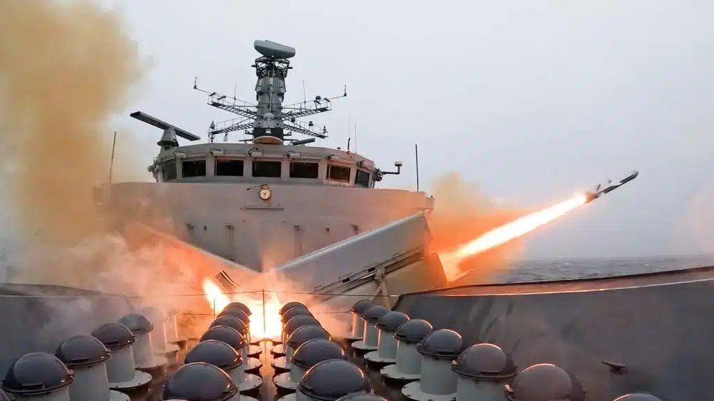 SINKEX: ABD ve Birleşik Krallık Kuvvetleri, Atlantic Thunder 2026'da Hizmetten Çıkarılan Fırkateyni Batırdı