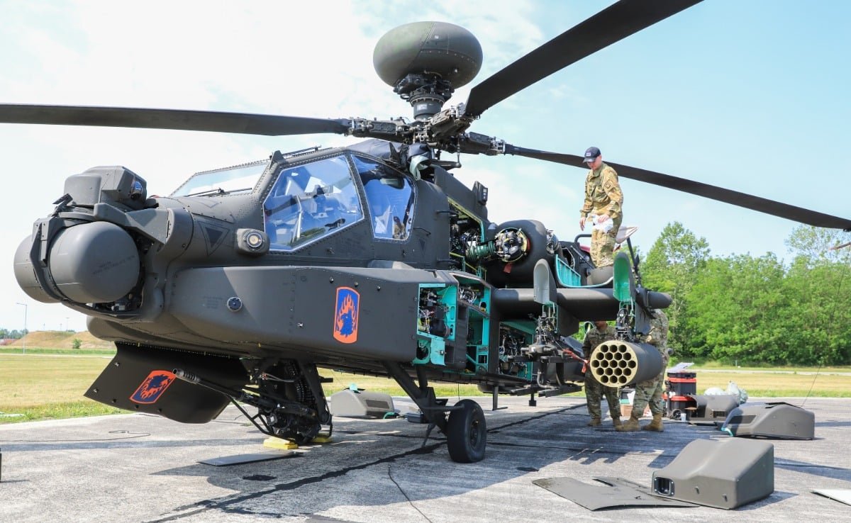 U.S. Army Apache parts contract with Boeing tops $1 billion