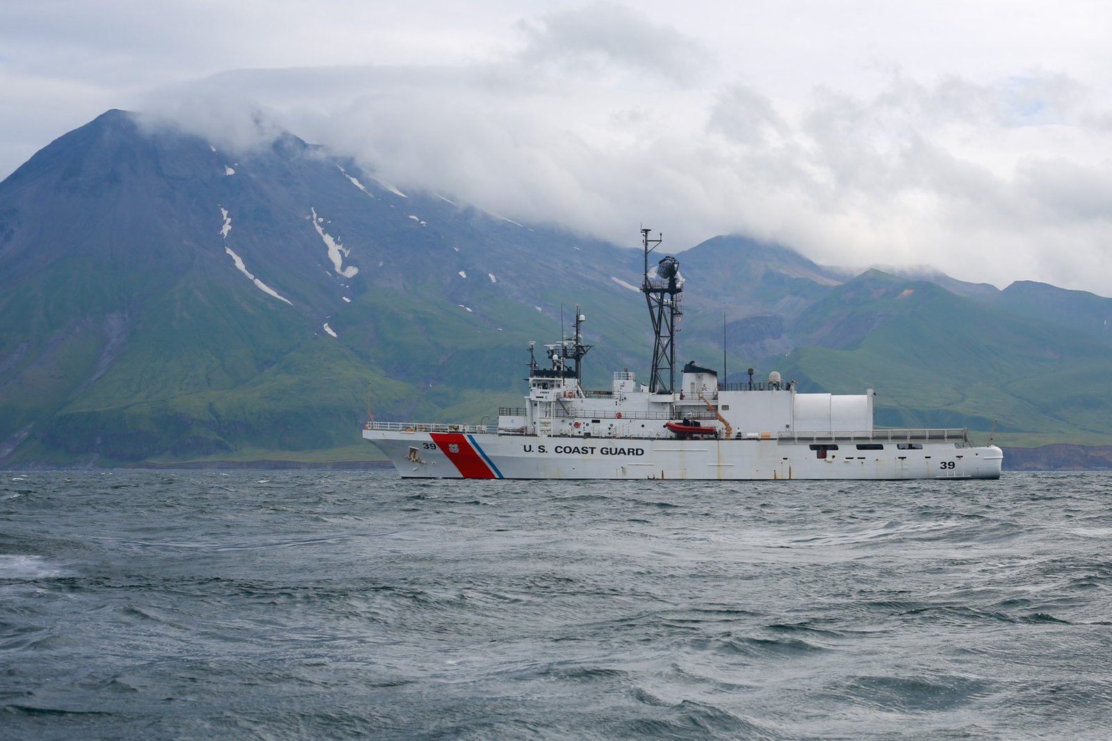 US watching Chinese marine presence off Alaska, Arctic Coast Guard chief says