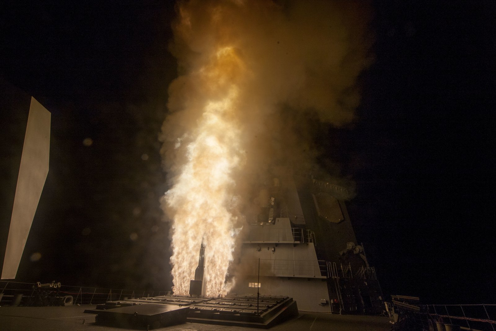 Pentagon ve Raytheon, ABD füze önleyici tedarikini yenilemek için 6,3 milyar dolarlık anlaşma imzaladı