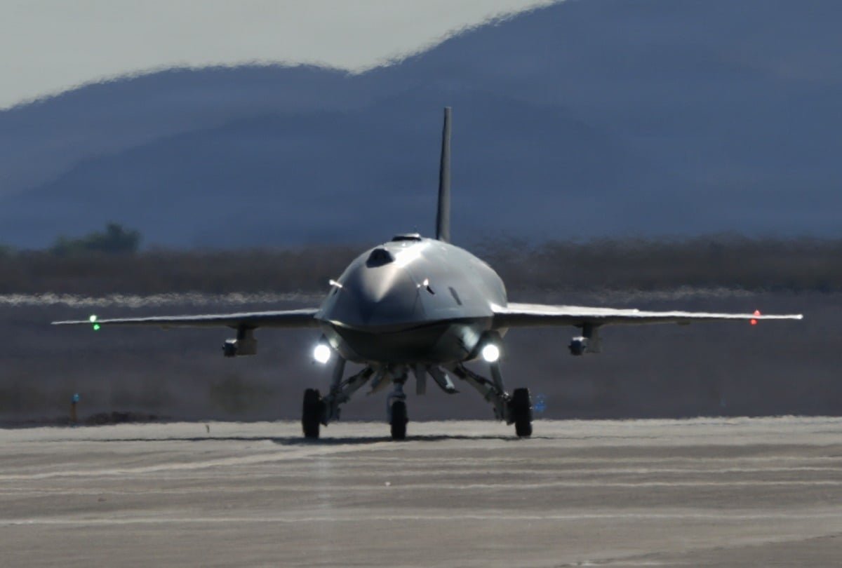 U.S. Air Force tests portable control system for 'fighter drones'