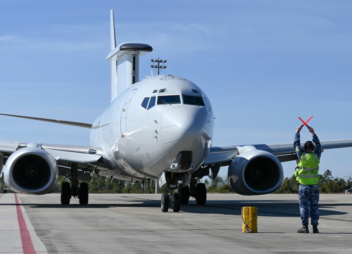 U.S. Air Force plans flight trainers for new E-7 Wedgetail