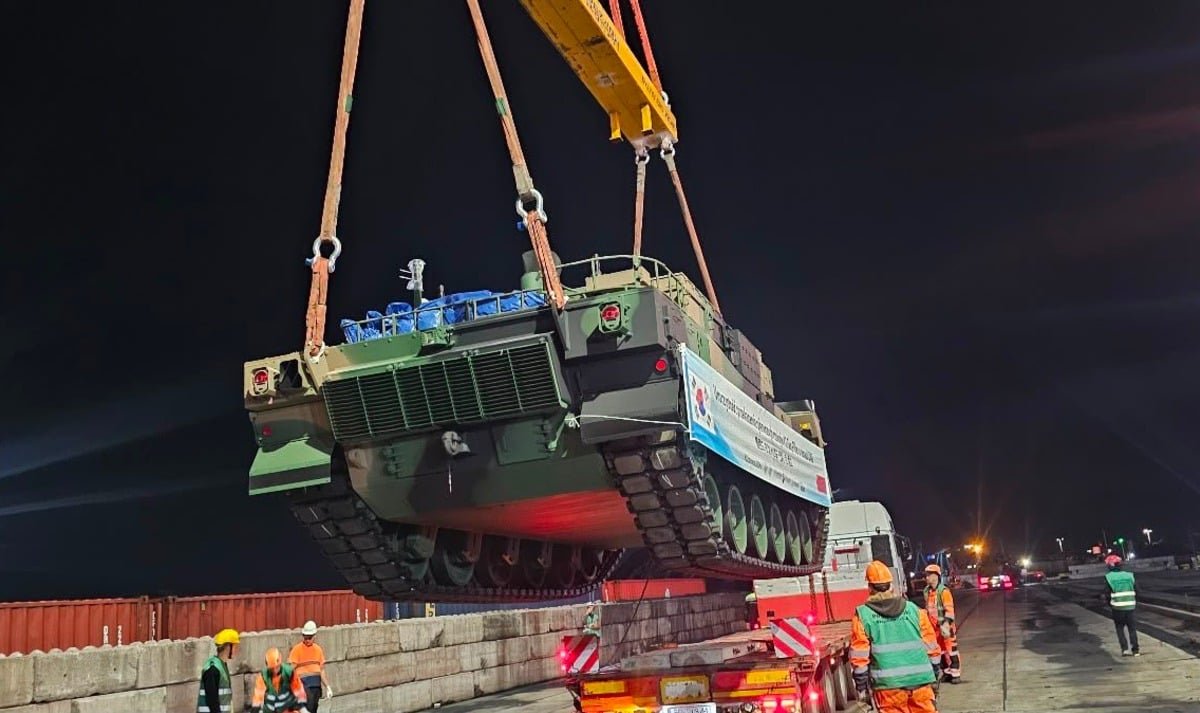 Polonya, 6,5 milyar dolarlık yeni anlaşmadan ilk K2 tankını aldı