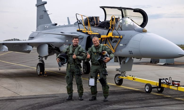 Çift Kişilik Gripen F İlk Kez Havalandı